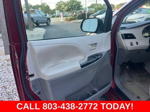 Used 2014 Toyota Sienna LE FWD image 5
