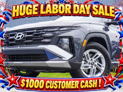 Used 2025 Hyundai Tucson SE FWD image 2