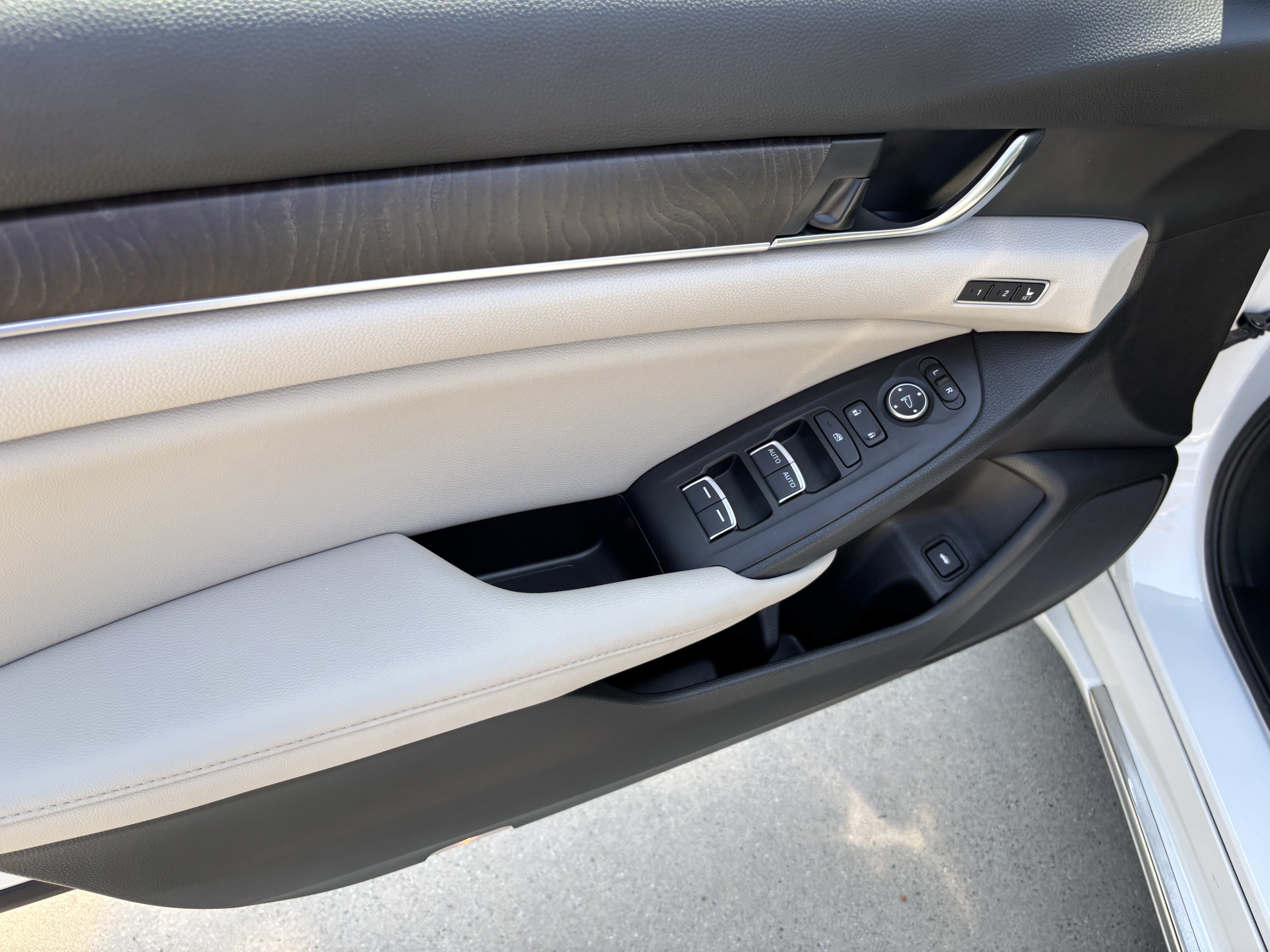 Used 2021 Honda Accord Touring image 14