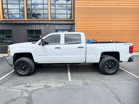 Used 2015 Chevrolet Silverado 2500 LT AWD/4WD image 2