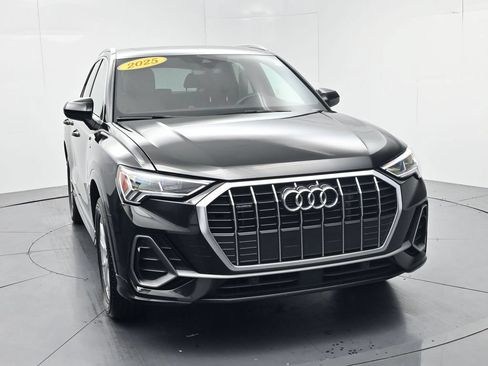 Used 2025 Audi Q3 2.0T Premium AWD/4WD image 2