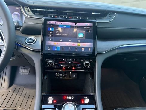 Used 2023 Jeep Grand Cherokee Overland w/ MOPAR Finishing Package image 20