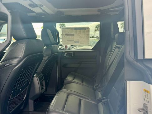 New 2025 Ford Bronco Badlands AWD/4WD image 17
