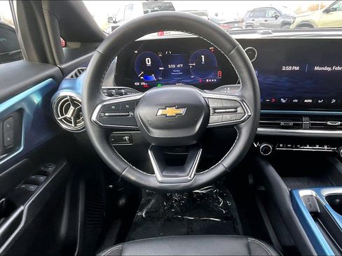 Used 2024 Chevrolet Equinox EV LT image 5