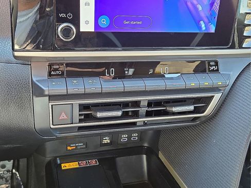 Used 2026 Toyota Camry SE w/ Convenience Package image 29