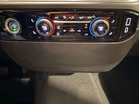 Used 2022 Chevrolet Silverado 1500 LT image 23