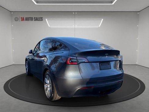 Used 2021 Tesla Model Y Long Range AWD/4WD image 3
