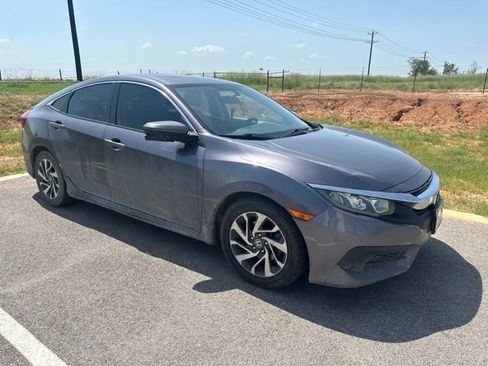 Used 2016 Honda Civic EX image 2