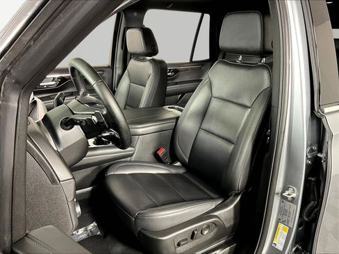 Used 2025 Chevrolet Tahoe LT RWD image 21