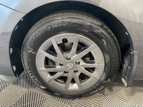 Used 2017 Toyota Prius V Four FWD image 10