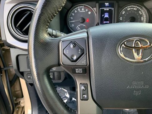 Used 2018 Toyota Tacoma TRD Off-Road AWD/4WD image 23
