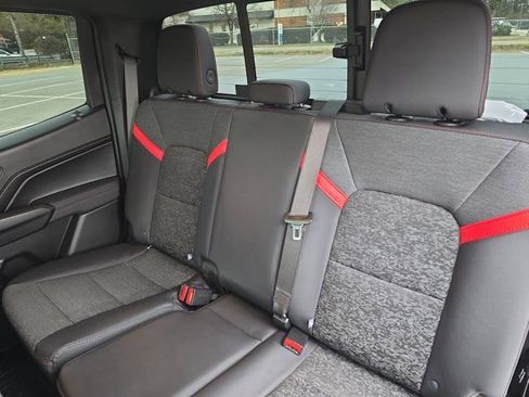 Used 2024 Chevrolet Colorado Z71 w/ Z71 Convenience Package 2 image 13