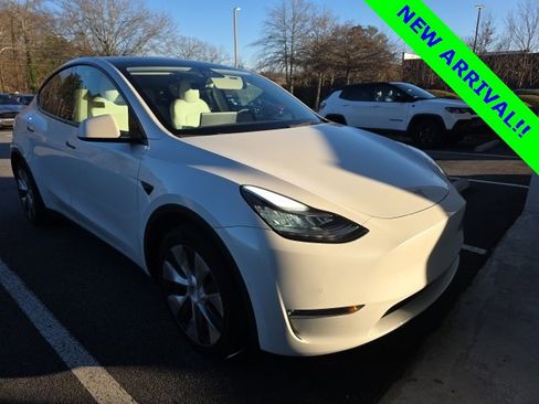 Used 2021 Tesla Model Y Long Range image 1