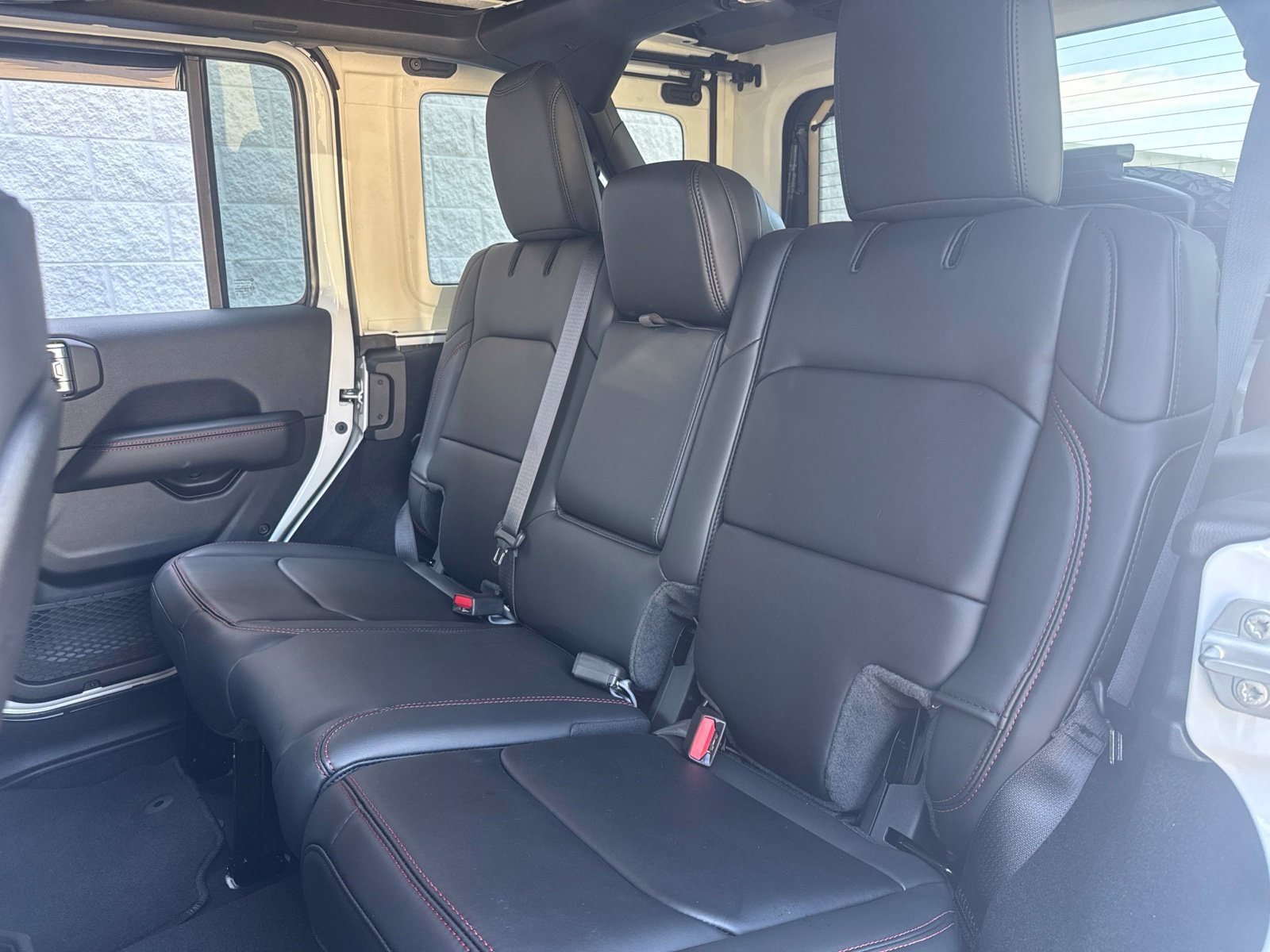 Used 2026 Jeep Wrangler Unlimited Rubicon AWD/4WD image 30