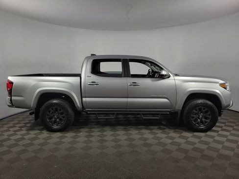 Used 2023 Toyota Tacoma SR5 AWD/4WD image 8