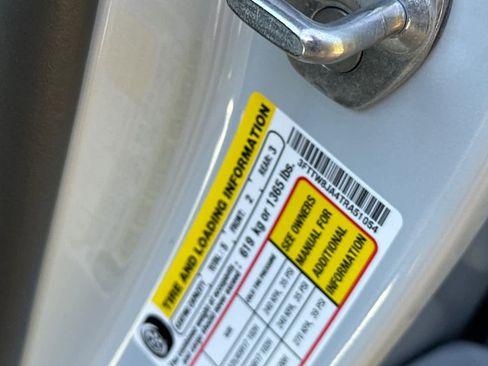 New 2026 Ford Maverick XLT image 25