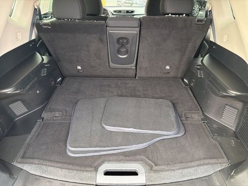 Used 2017 Nissan Rogue SV image 30