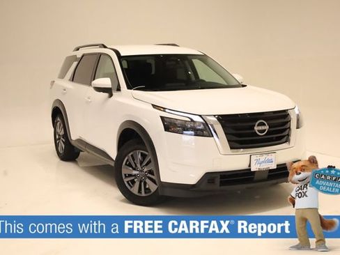 Used 2025 Nissan Pathfinder SV AWD/4WD image 2