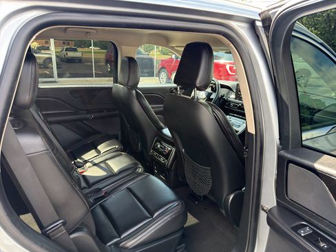 Used 2024 Lincoln Aviator AWD image 15