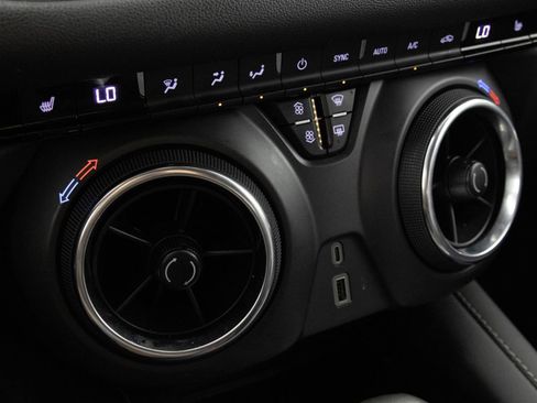 Certified 2024 Chevrolet Blazer LT w/ Midnight/Sport Edition FWD image 30