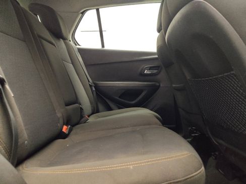 Used 2020 Chevrolet Trax LS FWD image 19