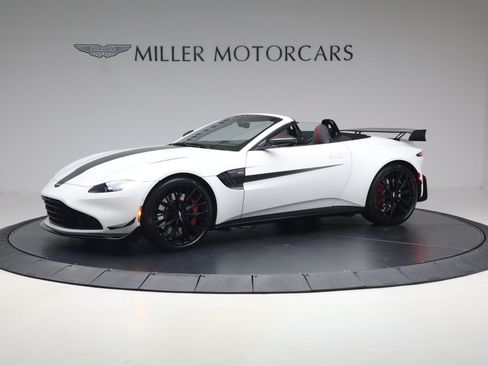 Used 2023 Aston Martin V8 Vantage Roadster RWD image 2