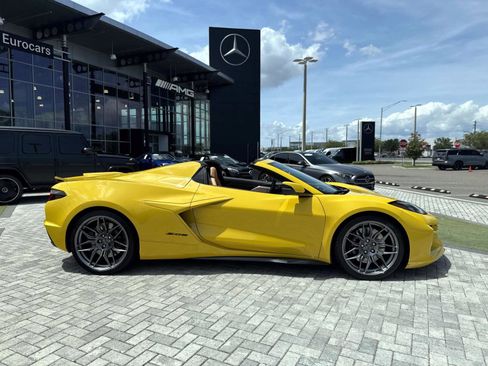 Used 2025 Chevrolet Corvette Z06 RWD image 5