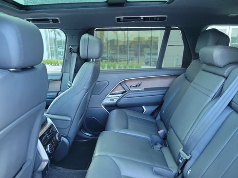 Certified 2025 Land Rover Range Rover Long Wheelbase SE AWD/4WD image 17