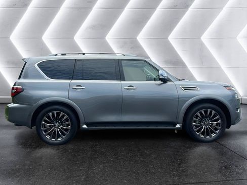 Used 2024 Nissan Armada Platinum w/ Captain's Chairs Package RWD image 8