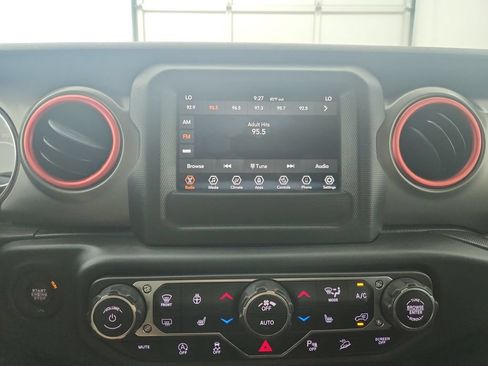 Certified 2018 Jeep Wrangler Sport AWD/4WD image 28