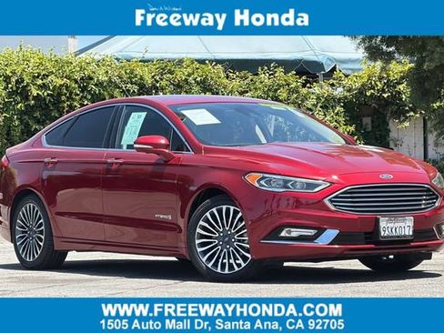 Used 2017 Ford Fusion Titanium FWD image 1