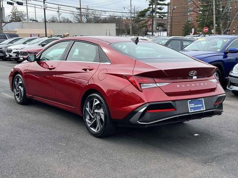 Used 2025 Hyundai Elantra SEL image 5