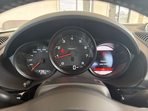 Used 2021 Porsche 718 Cayman RWD image 22