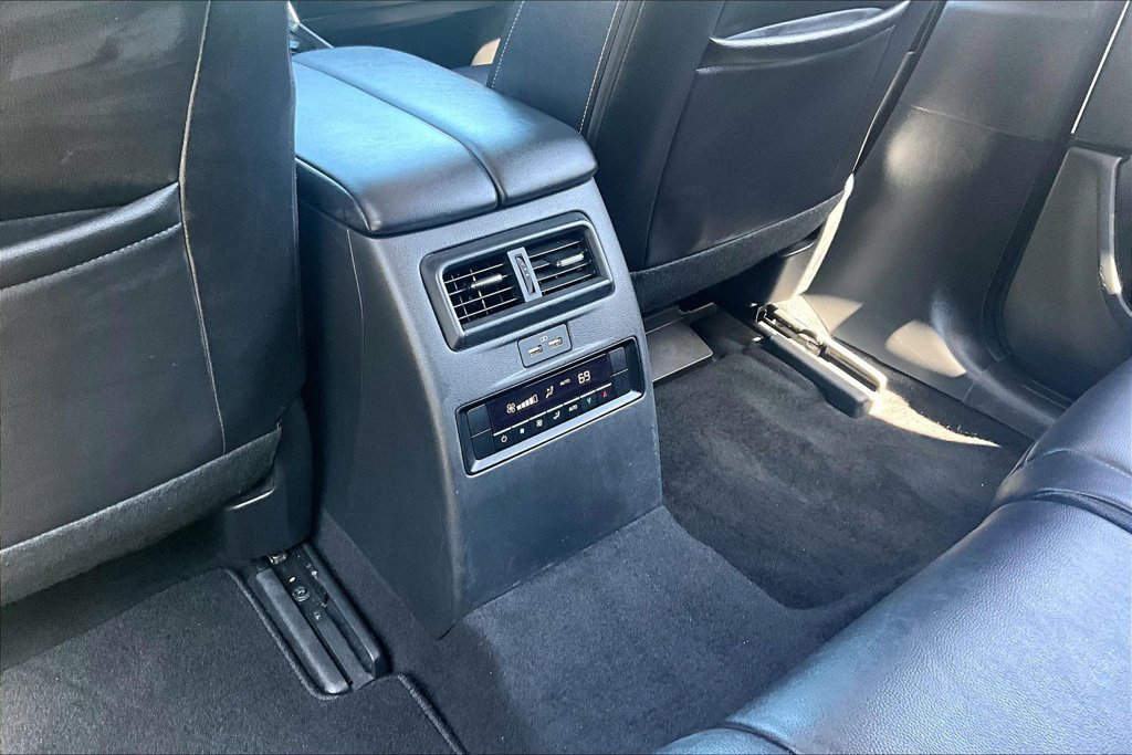 Used 2025 MAZDA CX-90 3.3 Turbo w/ Select Package AWD/4WD image 31