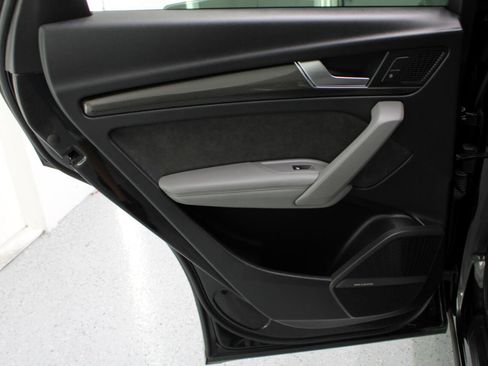 Used 2019 Audi SQ5 Premium Plus w/ Premium Plus Package image 41