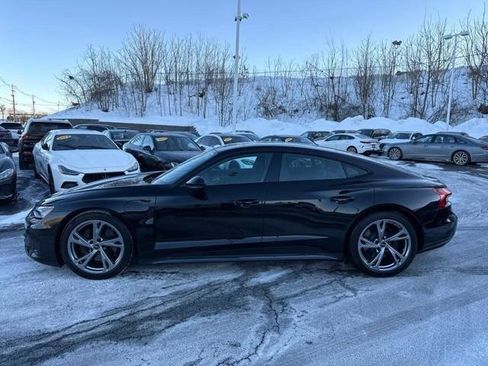 Used 2023 Audi e-tron GT Premium Plus image 5