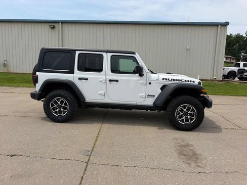 Used 2026 Jeep Wrangler Unlimited Rubicon AWD/4WD image 2