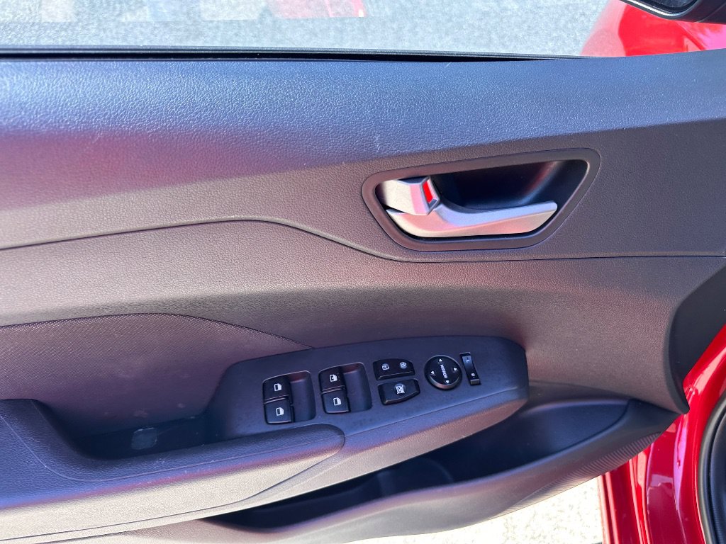Used 2022 Hyundai Accent SE FWD image 10