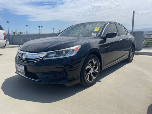 Used 2017 Honda Accord LX image 5