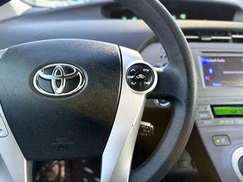 Used 2015 Toyota Prius Two image 31