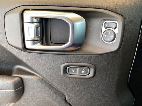 New 2023 Jeep Gladiator Sport image 15