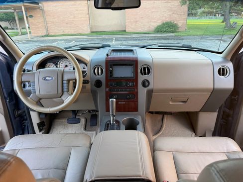 Used 2006 Ford F150 Lariat RWD image 16