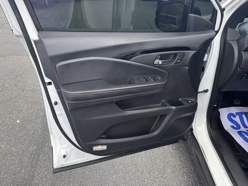 Used 2022 Honda Ridgeline Black Edition image 11