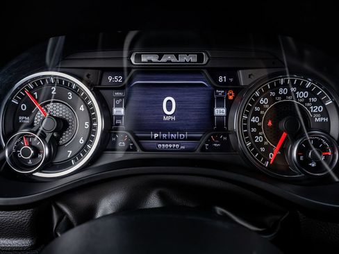 Used 2023 RAM 1500 Laramie AWD/4WD image 19