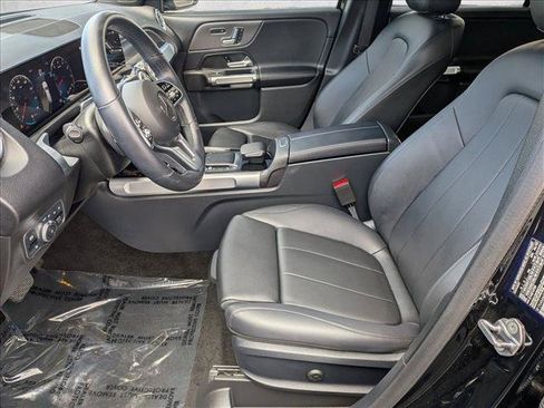 Used 2022 Mercedes-Benz GLB 250 image 15