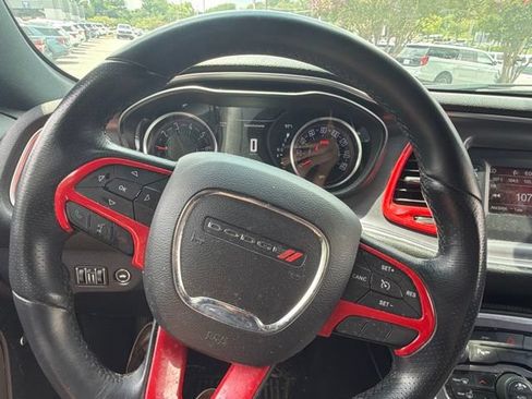 Used 2016 Dodge Challenger SXT w/ Driver Convenience Group RWD image 14