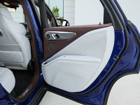 Used 2023 BMW XM AWD/4WD image 26