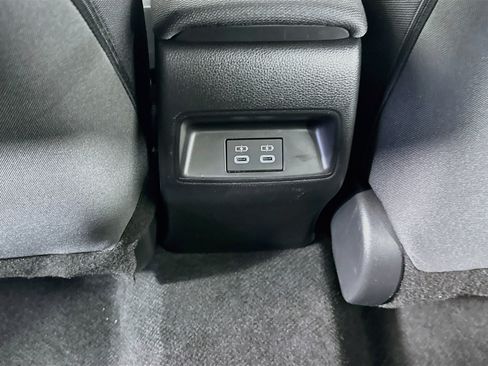 Used 2025 Toyota Corolla LE FWD image 27