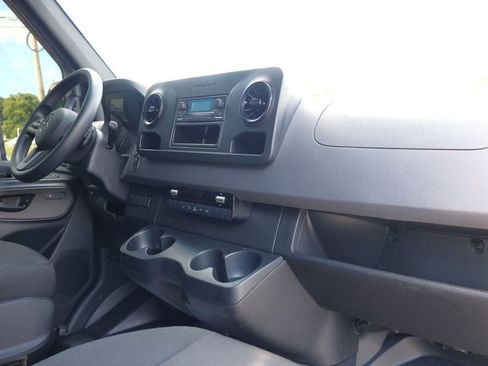 Used 2024 Mercedes-Benz Sprinter 3500 image 27