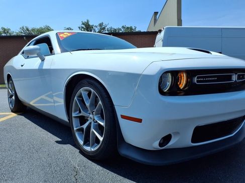 Used 2022 Dodge Challenger GT RWD image 9